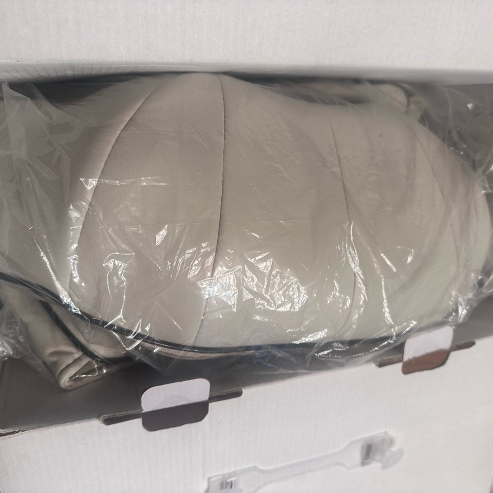 Shiatsu Neck and Back Massager - White and Blue - Picture 4 of 5